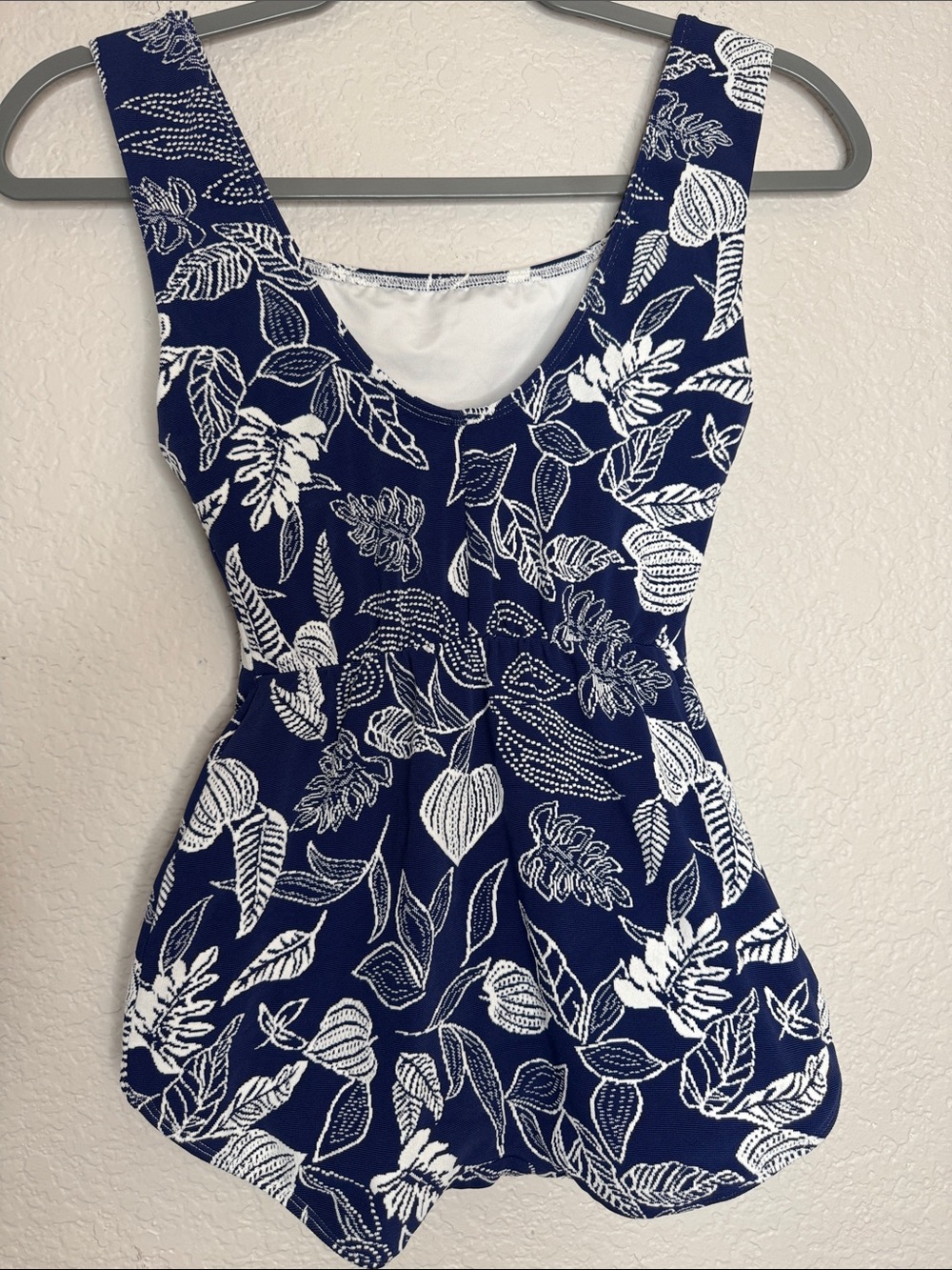 Seea Tofino One Piece Gaia Surf Swimsuit Small Coverage Blue Floral Leaf - Picture 6 of 7